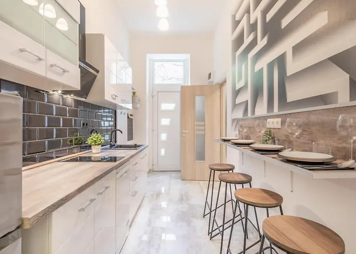 Very New And Modern * بودابست